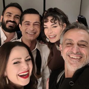 Ruhi Sarı Instagram - "Cem Karaca'nın Gözyaşları" filminin galası yapıldı dün gece. Ucundan da olsa yetişip hatırladığımız bir dönemin kahramanlarının hikayeleri hep etkiler beni. Ama dün gece bambaşka birşey daha vardı etkileyen beni. @ismailhaciogluofficial nun performansı. Tek kelimeyle muhteşemdi. Kardeşim yüreğine sağlık. Emeği geçen herkesi tebrik ediyorum...