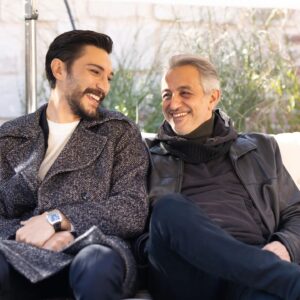 Ruhi Sarı Instagram - Acaba nedir bizi bu kadar güldüren ?@ilhansen 
#safir #set