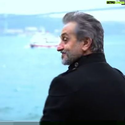 Ruhi Sarı - 1.1K Likes - Vapurda çay simit dediler bir de muhabbet ekledik üstüne. Sevgili @omer.ozturkofficial a samimiyeti ve yol arkadaşlığı için çok teşekkür ederim...
