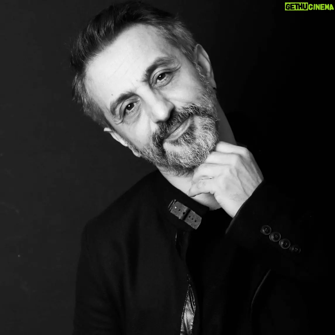Ruhi Sarı - 0.9K Likes -
