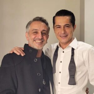 Ruhi Sarı Instagram - "Cem Karaca'nın Gözyaşları" filminin galası yapıldı dün gece. Ucundan da olsa yetişip hatırladığımız bir dönemin kahramanlarının hikayeleri hep etkiler beni. Ama dün gece bambaşka birşey daha vardı etkileyen beni. @ismailhaciogluofficial nun performansı. Tek kelimeyle muhteşemdi. Kardeşim yüreğine sağlık. Emeği geçen herkesi tebrik ediyorum...