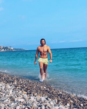 Rui Andrade Instagram - “𝘀𝗲𝗮” 𝗹𝗮 𝘃𝗶𝗲 🇫🇷☀️🌊
.
.
#holidays #nice #off #quotes #instatravel #travel #cotedazur #beach #france #nicegram #provencealpescotedazur #frenchriviera #meditteranean