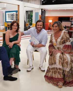 Rui Andrade Instagram - 𝗼𝗻𝘁𝗲𝗺 𝗽𝗮𝘀𝘀𝗲𝗶 𝘂𝗺𝗮 𝘁𝗮𝗿𝗱𝗲 𝗺𝘂𝗶𝘁𝗼 𝗲𝗺𝗼𝘁𝗶𝘃𝗮 𝗲 𝗲𝘀𝗽𝗲𝗰𝗶𝗮𝗹, 𝘁𝗮𝗹 𝗰𝗼𝗺𝗼 𝘀𝗲𝗺𝗽𝗿𝗲 𝗳𝗼𝗶 𝗲𝘀𝗽𝗲𝗰𝗶𝗮𝗹 𝗮 𝗻𝗼𝘀𝘀𝗮 𝗠𝗮𝗿𝗶𝗮 𝗝𝗼𝗮𝗼 𝗔𝗯𝗿𝗲𝘂. 
𝗼𝗻𝗱𝗲 𝗾𝘂𝗲𝗿 𝗾𝘂𝗲 𝗲𝘀𝘁𝗲𝗷𝗮𝘀 𝗝𝗼𝗮𝗼, 𝗱𝗲𝗶𝘅𝗲𝗶 𝘁𝗼𝗱𝗮 𝗮 𝗺𝗶𝗻𝗵𝗮 𝗲𝗺𝗼𝗰𝗮𝗼 𝗲𝗺 𝗰𝗮𝗱𝗮 𝗰𝗮𝗻𝗰𝗮𝗼 𝗾𝘂𝗲 𝗰𝗮𝗻𝘁𝗲𝗶. 
𝗼𝗯𝗿𝗶𝗴𝗮𝗱𝗼 @sicoficial 𝗽𝗲𝗹𝗼 𝗰𝗼𝗻𝘃𝗶𝘁𝗲 𝗲 𝗽𝗼𝗿 𝗻𝗮𝗼 𝗱𝗲𝗶𝘅𝗮𝗿𝗲𝗺 𝗲𝘀𝗾𝘂𝗲𝗰𝗲𝗿 𝗼 𝘁𝗮𝗹𝗲𝗻𝘁𝗼 𝗱𝗲𝘀𝘁𝗮 𝗴𝗿𝗮𝗻𝗱𝗲 𝗺𝘂𝗹𝗵𝗲𝗿. 
𝗳𝗼𝗶 𝘁𝗮𝗿𝗱𝗲 𝘁𝗮𝗺𝗯𝗲𝗺 𝗱𝗲 𝘃𝗲𝗿 𝗮𝗺𝗶𝗴𝗼𝘀 𝗲 𝗰𝗼𝗹𝗲𝗴𝗮𝘀 𝗱𝗲 𝗾𝘂𝗲𝗺 𝗴𝗼𝘀𝘁𝗼 𝗺𝘂𝗶𝘁𝗼!! 𝗢𝗯𝗿𝗶𝗴𝗮𝗱𝗼 𝗮 𝘁𝗼𝗱𝗼𝘀 𝗽𝗲𝗹𝗮𝘀 𝗺𝗲𝗻𝘀𝗮𝗴𝗲𝗻𝘀 𝗾𝘂𝗲 𝗿𝗲𝗰𝗲𝗯𝗶! 
@inessantos_cantora 𝗾𝘂𝗲 𝘃𝗲𝗻𝗵𝗮 𝗼 𝗽𝗿𝗼𝘅𝗶𝗺𝗼 𝘁𝗿𝗮𝗯𝗮𝗹𝗵𝗼! 𝗙𝗼𝗶 𝘂𝗺 𝗴𝗼𝘀𝘁𝗼 ❤️
𝗮𝗴𝗿𝗮𝗱𝗲𝗰𝗶𝗺𝗲𝗻𝘁𝗼 𝗮𝗼 @rjverdelho 𝗻𝗼𝘀 𝗮𝗰𝗼𝗺𝗽𝗮𝗻𝗵𝗼𝘂 𝗯𝗿𝗶𝗹𝗵𝗮𝗻𝘁𝗲𝗺𝗲𝗻𝘁𝗲 𝗮𝗼 𝗽𝗶𝗮𝗻𝗼. 𝘀𝗲 𝘁𝗶𝘃𝗲𝘀𝘀𝗲𝗺𝗼𝘀 𝘁𝗲𝗺𝗽𝗼 𝗽𝗮𝗿𝗮 𝗲𝗻𝘀𝗮𝗶𝗮𝗿 𝗻𝗮𝗼 𝘁𝗶𝗻𝗵𝗮 𝗰𝗼𝗿𝗿𝗶𝗱𝗼 𝘁𝗮𝗼 𝗯𝗲𝗺. 
𝗮𝗴𝗿𝗮𝗱𝗲𝗰𝗲𝗿 𝘁𝗮𝗺𝗯𝗲𝗺 à @luciapilotocabeleireiros 𝗽𝗼𝗿 𝘀𝗲𝗿𝗲𝗺 𝗲𝘅𝘁𝗿𝗮𝗼𝗿𝗱𝗶𝗻𝗮𝗿𝗶𝗼𝘀 𝗰𝗼𝗺𝗶𝗴𝗼 𝗲 𝗽𝗼𝗿 𝘁𝗿𝗮𝘁𝗮𝗿𝗲𝗺 𝘁𝗮𝗼 𝗯𝗲𝗺 𝗱𝗮 𝗺𝗶𝗻𝗵𝗮 𝗶𝗺𝗮𝗴𝗲𝗺. 
𝗾𝘂𝗮𝗻𝘁𝗼𝘀 ❤️ 𝗺𝗲𝗿𝗲𝗰𝗲 𝗮 𝗻𝗼𝘀𝘀𝗮 𝗝𝗼𝗮𝗼? 
__________
__________
#tvshow #tv #sic #mariajoaoabreu