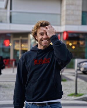 Rui Andrade Instagram - 𝗮 𝗹𝗼𝘃𝗲𝗹𝘆 𝘄𝗶𝗻𝘁𝗲𝗿 𝗱𝗮𝘆 🙋🏼‍♂️
_
_
#amarante #portugal #winter #travel #levis #levispt #photooftheday #photography #potd #me #christmas
