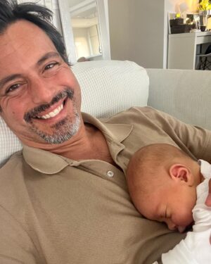 Rui Santos Instagram - Chegámos há pouco do hospital, já estou em casa com ele a dormir no meu peito, que sensação maravilhosa.
Correu tudo bem e estou muito feliz.
O Baltazar é um bebé tranquilo.