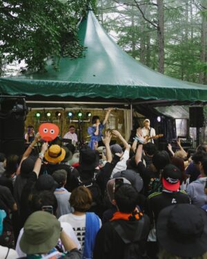 Ruka Instagram - 今まで最高な思い出！
Fujirock 2024 ありがとうございました！❤️
苗場食堂ステージありがとー！

My first time be a part of Fujirock !!
And it really was so much fun and amazing time!
Thank you guys 🌹✨with loveeeeeeeeee

vocal: る鹿
guitar: 石井マサユキ
drums: senoo ricky
bass: 徐美穂
keyboard: 北村蕗
producer: Cloudy

photo by 服部恭平
Dress by @ceciliebahnsen