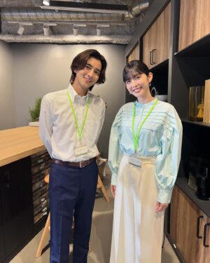 Ruka Matsuda Instagram - ライフネット生命さんの新CM、もうご覧頂きましたでしょうか☺️

華丸さん大吉さんのお二人もいつも優しくお声かけてくださり、とても和やかな雰囲気で撮影を楽しんでおります！
そんな空気感が伝わるインタビュー動画も公開されておりますので是非◎
