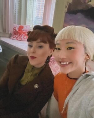 Ruth Connell Instagram - When you got to work with a legend @thetamlyntomita and newer ones in the making….. #deadboydetectives @netflix