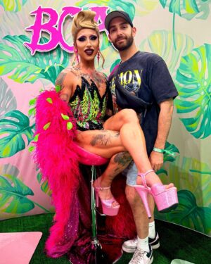Ryan Boa Instagram - More DragCon⭐️

Finally back into the swing of things and already missing LA! This years @rupaulsdragcon was ICONIC to say the least and I’m so glad I was able to connect with so many sisters from the franchise! Forever grateful to be apart of the drag race family!🌴

#dragqueens #canadasdragrace #rpdr #dragmakeup #dragstyle #dragfashion #rupauldragrace #rupaulsdragcon