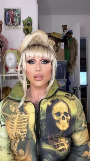Ryan Boa Instagram - My useless Secret Talent 😇

Bringing this talent back since everyone seemed to love the original video that I posted 🤭

#talent #funny #secrettalent #dragqueen #dragrace #dragqueen #dragmakeup #rpdr #canadasdragrace #ventriloquist