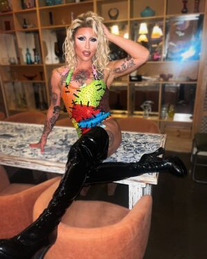 Ryan Boa Instagram - Pride Month Recap⭐️

June was such an iconic month full of amazing opportunities and tons of connection🔥

We shook our cakes all over the place and looked stunning while doing so💋

What was your favourite part of pride month? 🌈

Sound off in the comments!🍑

@connormccalden @byianrussell @_qweenton @cazadorevents @pridetoronto @woodysonchurch @takethettc @cafezuzuto @pridetoronto 

#photooftheday #photodump #pride #dragqueen #dragrace #rpdr #canadasdragrace #dragqueens #makeup #dragmakeup #looks #style #follow #beauty #wellness