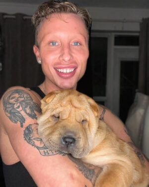 Ryan Boa Instagram - Help me name my new baby👶🏼

Bit the bullet and adopted a new puppy into our family❤️

Although, no one will replace our borty- the home has been so quiet without a pup to shower us with love🐕

But, we can’t figure out a name- so let me know in the comments what we should name him 🐶 

#puppy #sharpei #dogsofinstagram #puppies