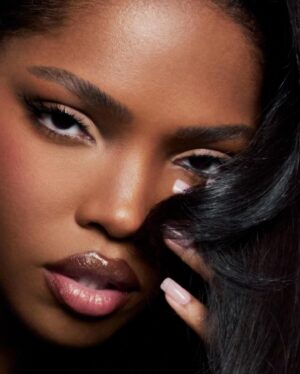 Ryan Destiny Instagram - MAC x RD 
Whatttt?! My lip combo is here. Finally! I curated my lip in collaboration with @maccosmeticsusa and I’m so excited, this is crazy. You can get it today! I can’t wait to see you in itttt

Available now at MAC Stores and maccosmetics.com   select retailers​
#MACLipCombo #MACambassador #ad