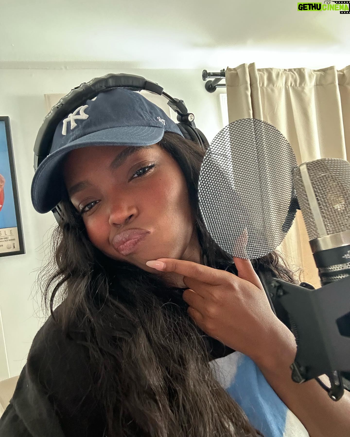 Ryan Destiny - 167.1K Likes - 3 moodz