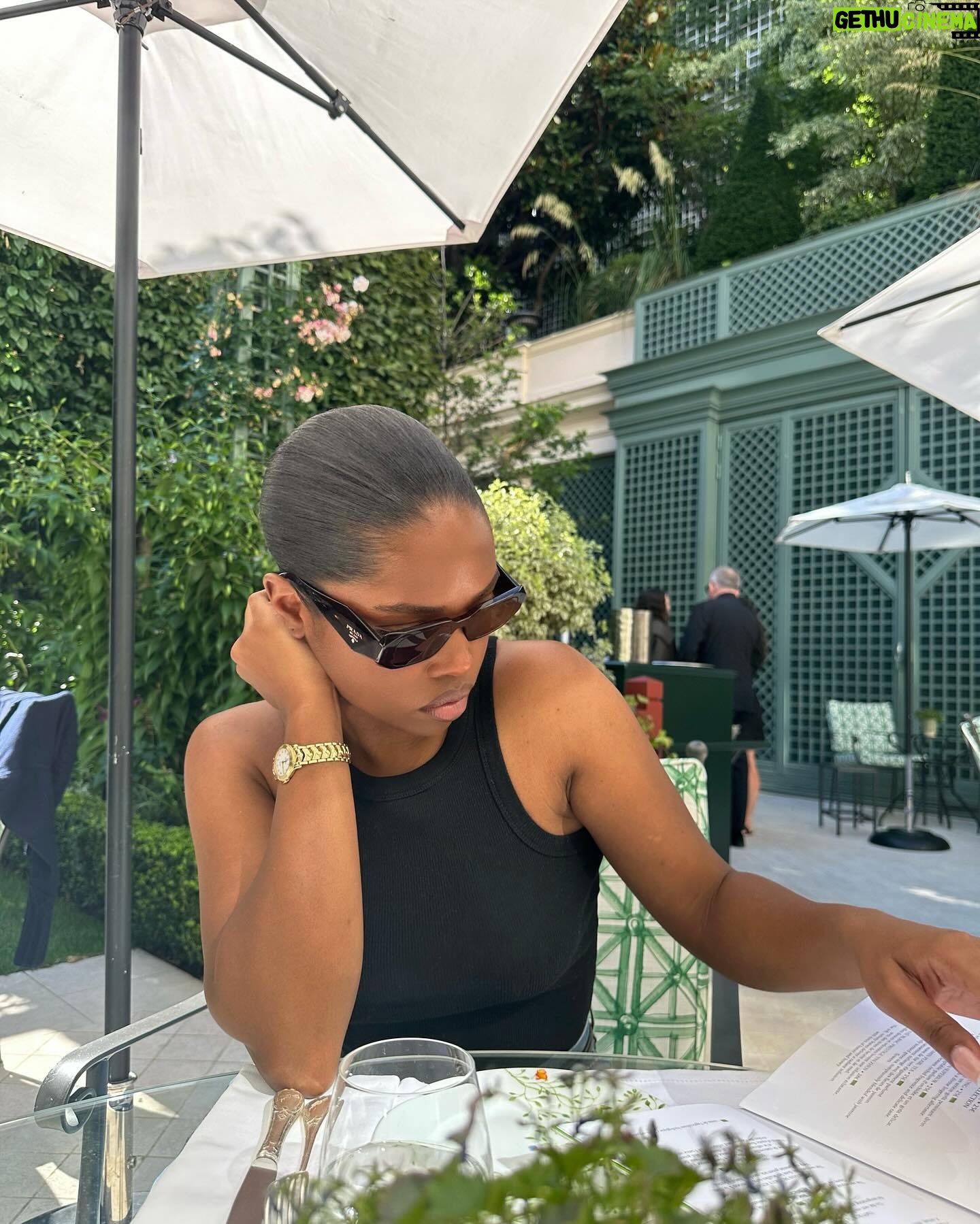 Ryan Destiny - 185K Likes - summa