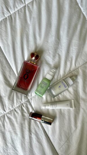Rym Nebbak Instagram - FERMÉ - Bravo à @angie_heppell 🐣 GIVEAWAY - plus de 1000$ en valeur!

Je reçois clairement plus de produits que je n’ai de visage, ahaha! Alors, j’ai décidé de redonner à ma communauté car c’est en grande parti grâce à vous que j’ai ce merveilleux privilège! 🐣🌸

POUR PARTICIPER :

1. Suis mon compte @rymnebbak
2. Aime cette vidéo 💛
3. Tag 2 de tes ami(e)s 
4. Partage ce giveaway en story et je vais rajouter un produit surprise! 🙊

Les produits sont : 

Parfum Queen @dolcegabbana 
Bath Bombs Aofmee
Gamme Fructis Hair Filler Vitamine Cg @garniercan 
Palette Mystic Petals @nyxcosmetics_canada 
Crayons à paupières et pochette @bobbibrown 
Mascara Paradise @lorealparis 
Amplificateur de mascara @lorealparis 
Lotion hydratante @goldbond 
Huile d’argan pure Enium 
Pince à cheveux La Express 
Eau de beauté 5 en 1 @karinejoncascosmetiques 
Hydra-Defense  C Crème @karinejoncascosmetiques 
Sérum Hydra-Defense @karinejoncascosmetiques 
Super Food Skin Drip @youthtothepeople 
Soin éclaircissent regard @caudalie 
Sérum éclat du teint @caudalie 
Éponge à fond de teint 
Eau à lèvre @clarinscanada 
Huile à lèvre @clarinscanada 
Petit baume à lèvre @laneigeca 
Juice Gloss @nyxcosmetics_canada 
Deux Infallible Matte @lorealparis 
Timbre à acne @neutrogenacanada 
Crayon à lèvres @nyxcosmetics_canada 
Crayons eyeliner @nyxcosmetics_canada 

Tu dois avoir 16 ans et   pour participer. J’annonce le/la gagnante lundi le 13 mai. 🎉💛

P.S. Ne JAMAIS répondre aux faux-comptes. Je serais là seule à annoncer le/la gagnante à travers mes stories Instagram. Je ne vous demanderai aucune informations personnelles, ni bancaires, ne serait-ce que votre adresse postale pour envoyer le colis.

GOOD LUCK 🥳💛

*Ceci n’est pas affilié à Instagram. 

#giveaway 
#beauty 
#makeup 
#skincare