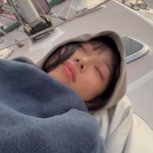 Ryu Won Instagram - Life lately✨ (last slide: Fell asleep w eyes open & yes I woke up with dry cold eyes🤗)