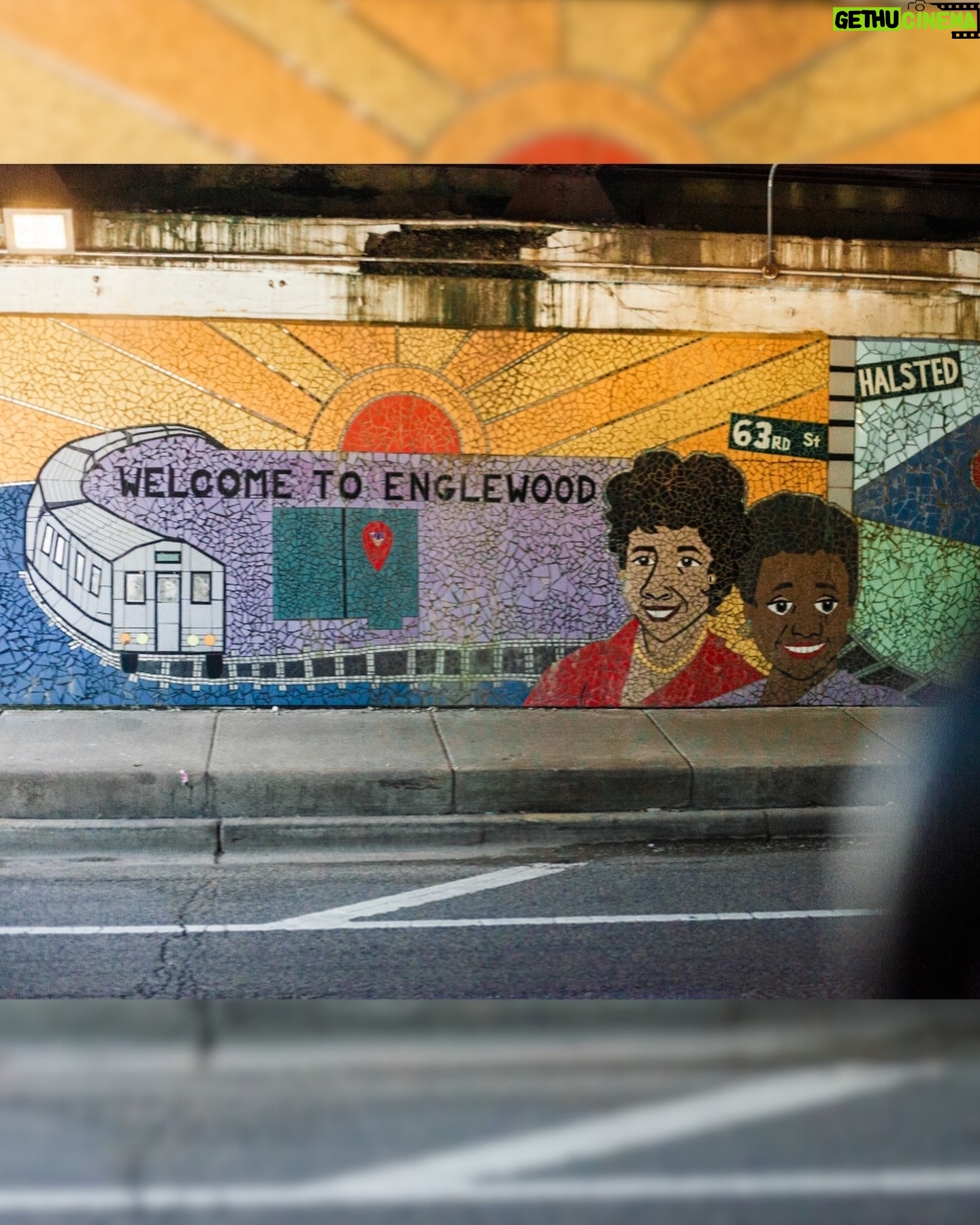 S. Dilla Thomas - 541 Likes - Hey there! Itās a beautiful day out š¤©
Last week we spent a few hours on another beautiful day with the historian @6figga_dilla on his Chicago Mahogany tour through Englewood. We learned SO MUCH!
A city gem š, he had much knowledge to share with us on this two hour bus tour. We learned about the history of the neighborhood, talked about some influential and historical residents.
Things got heavy as we talked about the very really racial discrimination that has affected the residents of this community. Click through the photos to learn more.
There were also beautiful stops on the tour such as The iconic Yale and we even got to go inside and see the breathtaking atrium.
We ended the tour with a visit to @ggcfreshmarket where staff got some groceries and a few even got tasty smoothies. We love to support a local business!
There were so many stops and this is only a small summary of the time we shared together. We recommend the tour to learn more about our beautiful city. Swipe through, recognize any of these spots? Oh and swipe all the way to end for a message. š«¶š½
š·: @allyalmorephoto