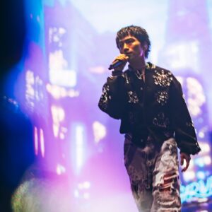 SIRUP Instagram - POP YOURS @pop_yours 最高やったやろ？

今回はやってみたかった初のバンド録音とオケのハイブリッドミックスアレンジでお送りしました

日本ではなかなか聞けないサウンドだったと思う

映像チームもいつものチームでぶちかましてチーム総出で
POP YOURS揺らしに行きました

ほんでこの国の王たちよ(国民一人一人が王の民主主義)、現場守るのはお前ら(俺も)だ。
絶対投票行って腐敗政治倒そうぜ
虐殺にもNO言っていこうぜ

SIRUPの2024フェス祭りはじまったばっかぶちかましていこ〜💫

セトリ
1. Need You Bad
2. FINE LINE with Skaai
3. Rain
4. LOOP
5. Do Well Remix

Vocal : SIRUP
Sound produce / Guitar / Bass / Manipulate : Shin Sakiura @shinsakiura_tokyo

Drums : RaB @rab_from_soulflex 
Bass : Funky @funky_soulflex 
Sax / Flute : KenT @kent_from_soulflex 
Guitar : HISA @hisa1108 
Keyboard : Atsushi Inoue @atsushi__inoue
Recording Engineer : Keisuke Mukai @kmukai.music

Special Guest : Skaai @skaai_theprof 

Stylist : TEPPEI @stylist_teppei
Special Thanks: @anrealage_official 
Hair & Make-up (SIRUP) : Daisuke Mukai @mukai_daisuke

Sound (FOH Sound Engineer) : Kenta Arai @arai_onkyo 
Sound (Monitor Engineer) : Yuki Uchibayashi @nature_mcfarlane 

Creative & Art Director : Masaki Watanabe (maxilla) @masakebab 
CG Producer : Takemi Inagaki @takemi_inagaki
CG Artist :  Ai Ikeda @ai_ikeda_____
、Alessandro Asnagi @aleasnaghi
Project Manager : Moe Niitsu

Video Projection : Hiromichi Yamanaka
Live Production : Susumu Kakisaka (Kyodo Tokyo)

📷 @yuki_0422ame 
📷 @yokoyamarock