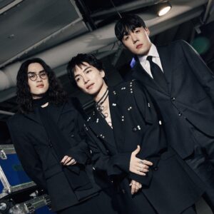 SIRUP Instagram - 中華圏最大の音楽アワードGMA(金曲奨) 
@gmamusic.official の
第35回Best Producer AwardにThe Craneとwhoosh と作った「UMAMI」をノミネートしてもらったので受賞式に参加して来ました！

GMAは台湾の音楽カルチャーへのリスペクトがすごいし、色んなジャンル、民族、言語にしっかりフォーカスしてグローバルなシーンを作っていて本当にリスペクト！！

日本のインディペンデントアーティストとしてこんな素晴らしいアワードにノミネート出来たことにめっちゃ光栄でした！

アワードの中で行われるパフォーマンスも本当によく作り込まれててすごかった。台湾の音楽業界ほんまにリスペクト止まないです。

そして何より一緒に曲を作ってくれた @theqrane と @heywhoosh 、ディレクションしてくれた　@daniel_takedaa そして @sirup_staff と台湾チーム
@miaminyen @mckylin_fp @razorchiang に大感謝！ここに連れて来てくれてありがとう！！

credits: 
photo @luhonghsu
gaffer @pomelo_zhong
retouch @bigredflower @jyunccihli

#GMA35 #金曲35 #GMA2024 #金曲2024