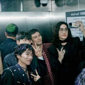 SIRUP Instagram - 中華圏最大の音楽アワードGMA(金曲奨) 
@gmamusic.official の
第35回Best Producer AwardにThe Craneとwhoosh と作った「UMAMI」をノミネートしてもらったので受賞式に参加して来ました！

GMAは台湾の音楽カルチャーへのリスペクトがすごいし、色んなジャンル、民族、言語にしっかりフォーカスしてグローバルなシーンを作っていて本当にリスペクト！！

日本のインディペンデントアーティストとしてこんな素晴らしいアワードにノミネート出来たことにめっちゃ光栄でした！

アワードの中で行われるパフォーマンスも本当によく作り込まれててすごかった。台湾の音楽業界ほんまにリスペクト止まないです。

そして何より一緒に曲を作ってくれた @theqrane と @heywhoosh 、ディレクションしてくれた　@daniel_takedaa そして @sirup_staff と台湾チーム
@miaminyen @mckylin_fp @razorchiang に大感謝！ここに連れて来てくれてありがとう！！

credits: 
photo @luhonghsu
gaffer @pomelo_zhong
retouch @bigredflower @jyunccihli

#GMA35 #金曲35 #GMA2024 #金曲2024