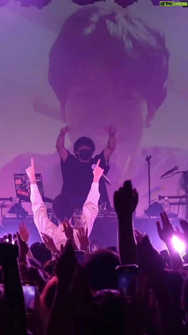 SKRYU - 8.5K Likes - SKRYU - Haaaan!!
1st Full Album【Transform】
💍Diamond Side
https://linkco.re/NUs4YNmg
🐦⬛Charcoal Side
https://linkco.re/NcB3u48Q
2023.8.11 One Man Live -Transform-
@unit_tokyo