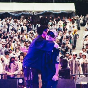 SKRYU Instagram - SKRYU 2024 OneMan Live "All In One"
at.日比谷野外音楽堂

Part.1 Photos📸
①/④/⑤ @fumiphoto 
⑥ @kohkikanai 
②/③/⑦/⑧/⑨/⑩ @junya_thirdeye 

✨Special Thanks✨

客演：
CHICO CARLITO @chicocarlito1993 
Disry @disry_4thcoast 
GADORO @gad0r0_mt 
GIPPER @gipper5552 
Rude-α @5leep3alker 
SUB-K @sub08420 
T-STONE @t_to_da_mf_stone 
valknee @valknee 
太心 @taishin1989 
徳利 @lxxtok 
(A to Z) 

Dancer：
shootshimada @shootshimada 
KIGHT @k_kight @kight_dance 
AYACHOM @____ayachom____ 
Mago$ora @mago___sora 

Support Dancer：
CHINATSU @chinattsu_life 
Mana Inoue @im.mana25 
memi @memi___k 
Miku @miku_sgirl 
MON@M! @xo.xa.3 
RiHO @riho_sgirl 
yuu @shibu_yuu 
YUUNA @yuuna_sgirl 
 (A to Z) 

Kids Dancer協力：
STUDIO JEL'AIME  @studio_jelaime 

Live DJ : chaka @chaka._.wav 

制作統括 : ADN STATE

舞台監督：アストロノミカルユニット

ステージ制作：Tokyo  Dub Attack Project

音響 : アーティカル

照明 : koki suzuki 

収録 : btq 

大道具：フルスケール

電源：三穂電機

設営：ワンウェイ

写真 : 
FUMI @fumiphoto 
JUNYA  S-STEADY @junya_thirdeye 
KK @kohkikanai 

Stylist : Naho Hosaka @naho_hosaka 

Hair & Make : Yumi.J @coco.yuun.j 

運営：クリエイティブマンプロダクション 

後援 : TuneCore Japan 

会場：日比谷公園大音楽堂

Special thanks : SKRYUをサポートいただいているすべての皆様