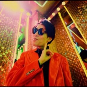 SKRYU Instagram - 💃東京ドギマギからNew MV💃
⁡
超 Super Star (Prod. Shin Sakiura) 
@shinsakiura_tokyo 
⁡
Music video directed by ISSEI
@mutant_issei 
⁡
▼YouTube▼
https://youtu.be/uCToQKuVPYg
⁡
－－－－－－－－－－－－－－－－－－ー－－－－
SKRYU 4th EP 東京ドギマギ
⁡
2023/1/18(wed) Download & Streaming Release
Lesten : https://linkco.re/tEp1FR6M
⁡
1.Intro -A Phone Message-
2.東京 Fantasy
3.山手 Spiral
4.踊 Challenge
5.超 Super Star
⁡
⁡
◇Track produced by
DJ WATARAI （trk.1,2） @djwatarai 
Baufuzz （trk.3）
IXL（trk.4）
Shin Sakiura （trk.5） 
⁡
◇Recording,Mixing and Mastering
HIRORON @hiroron_atene 
⁡
◇Artwork
Photo : ISSEI 
Design : Shingo Mizutani @405mhz 
⁡
◇Special thanks
KEN THE 390 @kenthe390 
DREAM BOY