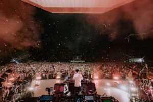 STUTS Instagram - STUTS "90 Degrees" LIVE at 日比谷公園大音楽堂、ありがとうございました！！！
昔から憧れていた日比谷野音で初めてライブできて感慨深かったです。
野音ということもあり、夏祭り的な感じでSTUTS Bandでお送りしました🌻

ゲストには発表されていた長岡亮介さん、KID FRESINOくん、JJJに加えて、シークレットゲストにKMCさん、仙人掌さん、北里彰久さん、Yo-Sea君、C.O.S.A.さん、Campanellaさん、BIM君、スチャダラパーの皆さま、PUNPEEさんをお迎えいたしました💫

ステージからの光景が素晴らしくて、最高な1日でした。
バンドメンバーの皆さま、ゲストの皆さま、スタッフの皆さま、そしてお越しいただいた皆さま、本当にありがとうございました！！！🙏

Band Member

岩見継吾[Ba]
仰木亮彦[Gt]
TAIHEI[Key]
吉良創太[Dr]
武嶋聡[Sax, Flute]

Guest

KMC
仙人掌
北里彰久
Yo-sea
C.O.S.A.
長岡亮介
KID FRESINO
Campanella
JJJ
BIM
スチャダラパー
PUNPEE

photo by Daiki Miura
(@shotby_dm ) & Renzo (@renzo1101 )