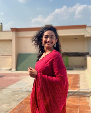Saanve Megghana Instagram - Happy Vishu 🫂🌸
I LOVE SADHYA! @malavika.nambiar mom makes amazinggggggg! 
.
.
.
Pc : @malavika.nambiar and @vamsipujit 
.
.
.
#newyear #malayalam #foodie #pink #festival