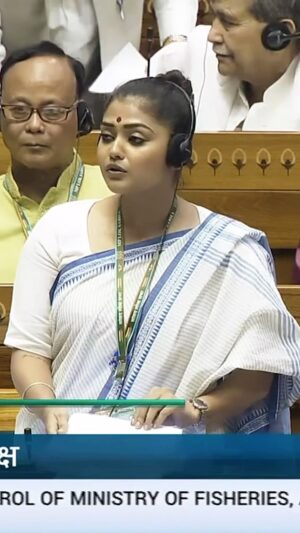 Saayoni Ghosh Instagram - NEET ke ghotale se lekar..
GST ke bojh tak..: