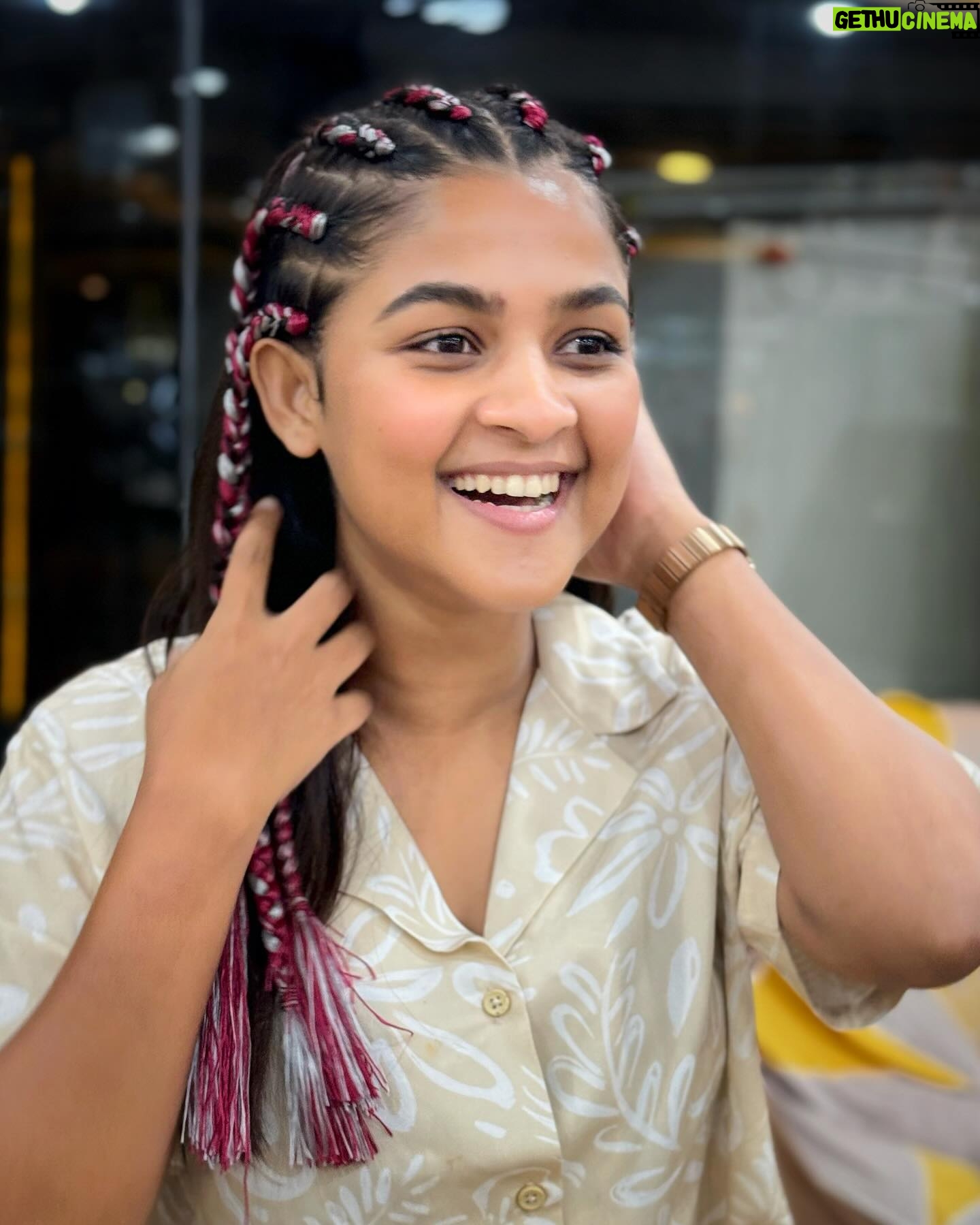 Sadia Ayman - 36.5K Likes - When life won’t allow you to change anything else, get a new hairstyle. 💇🏻♀️