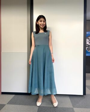 Saeko Kamimura Instagram - .
.
いくつか衣装の紹介です。
最後の一枚は、先日同期の宇内アナと
新大久保にいったときのもの🍰

🩵 8/8(木)  Nスタ
ワンピース... PROPORTION BODY DRESSING
ブローチ... vendomeboutique
お花とパールのブローチでした🫧

🩵 8/5(月)  JNNニュース 
衣装提供... Stola.

🤍8/7(水)  Nスタ
ニット... LAISSE PASSE
スカート... # Newans