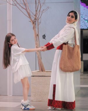Sahra Asadollahi Instagram - نفس تو جون منی. 
بازیگر درخشان
تو بازی میکنی من میمیرم برات

نمايش « بُرِش » ( کات ) با بازی آرش عدل‌پرور و صحرا اسدالهی و نفس جافری به درخواست مخاطبان عزیز در تماشاخانه هیلاج در مرکز شهر نیز به روی صحنه می رود.
 
پیش فروش بلیت اجراهای نمایش در سالن تئاتر هیلاج یکشنبه ساعت ۱۲ در سایت tiwall.com آغاز شد.

بازیگران :
آرش عدل پرور و صحرا اسدالهی
نفس جافری

با صدای : آرش و‌ مسیح

کارگردان : سعید دشتی
تهیه کننده : احسان امیری ، پوریا رستمی
مجری طرح : مسعود سقلاطون نیا

مشاور پروژه : روزبه معینی
مدیر پروژه : رامین معصومیان

مدیرتولید : احمد عباسی
مدیر اجرایی : امیرحسین اکبری
دستیار کارگردان : زاهد برزگر

طراح گرافیک و‌ تیزر : محمد صادق زرجویان

saeeddashti
@arashap_music
@sahra_asadolahi
@nafas.jaferi
@ehsan_amirii
@poorya__rostami
@soghlatunia
@zarjooyan 
@amiir_hosseiin_____
@hilajfilmschool

#آرش_عدل_پرور
#صحرا_اسدالهی
#تئاتر
#سعید_دشتی 
#نمایش
#موسیقی
#موزیک
#خواننده
Clothes:@saghar.monajjemi