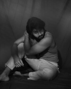 Sai Ronak Instagram - Staying away from colourful chaos..

Photography :@lensxstories 

Assisted by :@adityasinghrajput_gallery