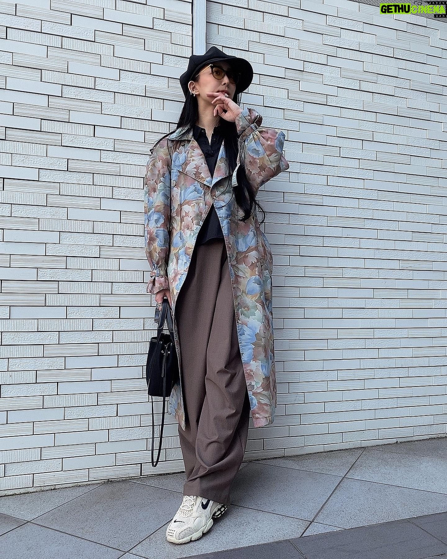 Saiki Atsumi - 6.7K Likes -
春めいてきているね🤤💕
お花柄のトレンチコートお気に💕🌸💕
#ootd
#bandmaid
#saiki