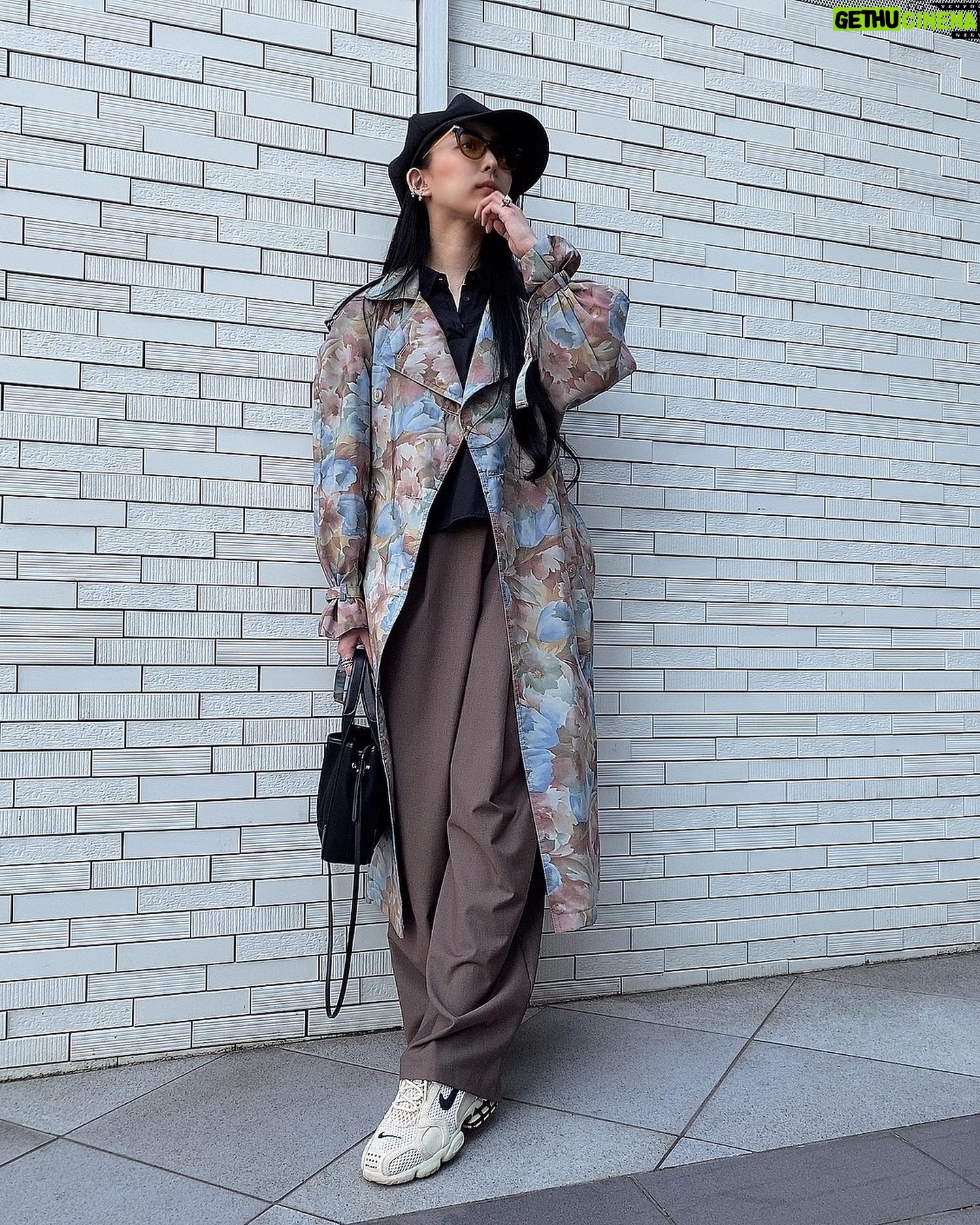 Saiki Atsumi - 6.7K Likes -
春めいてきているね🤤💕
お花柄のトレンチコートお気に💕🌸💕
#ootd
#bandmaid
#saiki