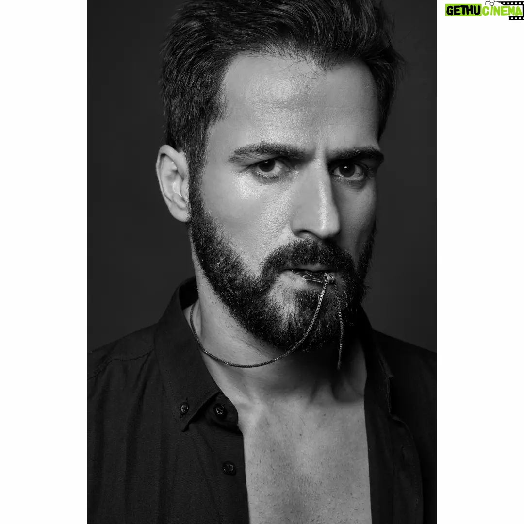 Sajjad Delafrooz - 3.8K Likes - 📷 @harsh__mevada
HMUA @krishas_vanity
Stylist @pal_loveee
Studio @runwaylifestylstudio
.
#photoshoot #SajjadDelafrooz