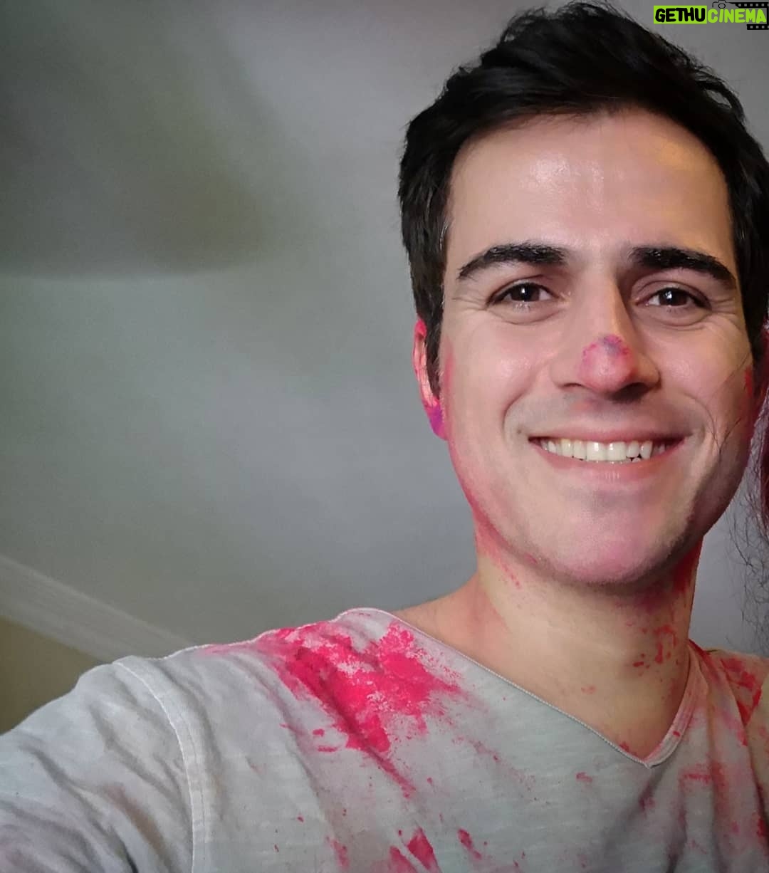 Sajjad Delafrooz - 3.3K Likes - Happy Holi...
.
#2021 #holi2021 #holi
#happyholi #happyholi2021 #india #mumbai #Bollywood #actor #sajjaddelafrooz
#بالیوود #بازیگران #بازیگر #سجاد_دل_افروز
