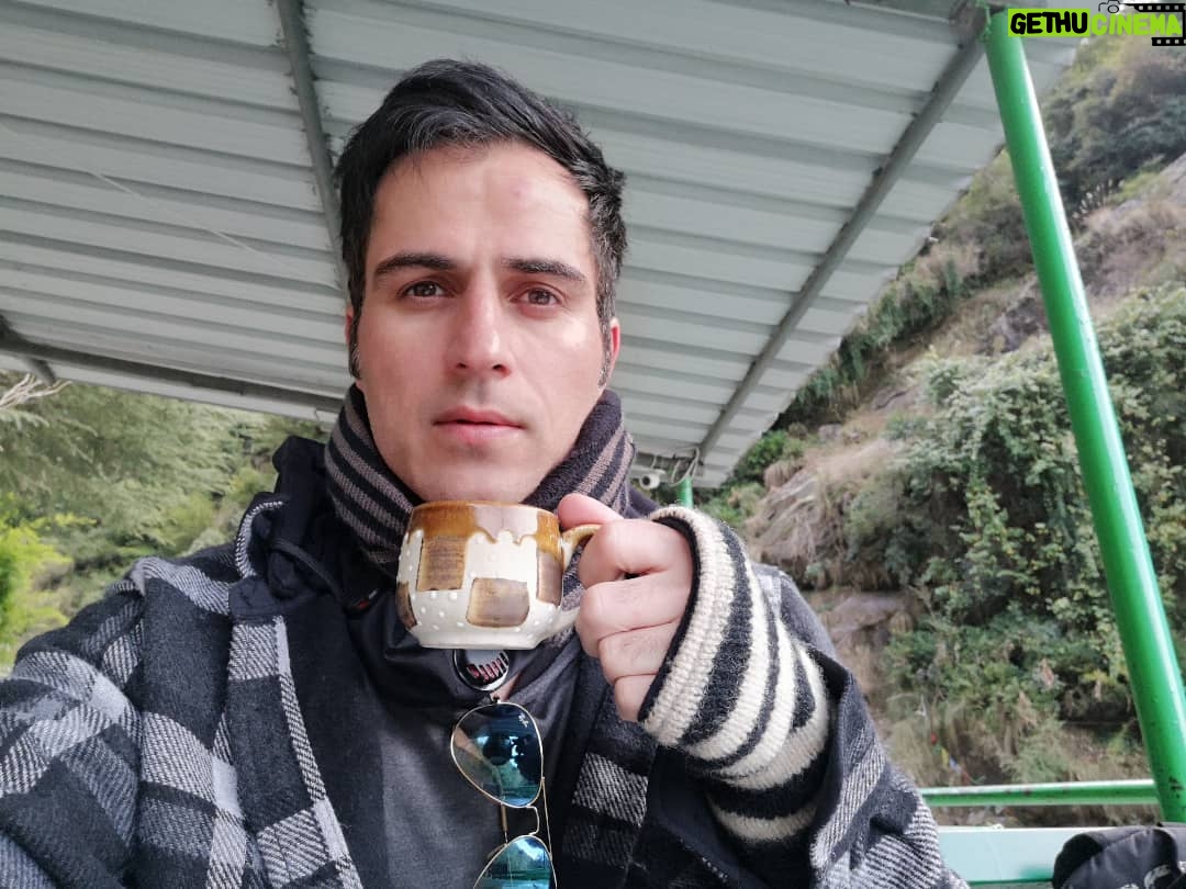 Sajjad Delafrooz - 2.2K Likes - Chai On The Top 🏔️
.
.
#chailover #chai #cold #SajjadDelafrooz #actor #actorslife #Bollywood #India