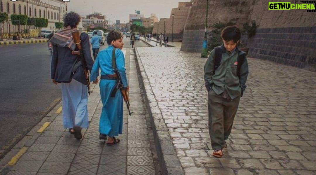 Sajjad Delafrooz - 3.7K Likes - One headed towards the future and one stuck in the past... it all depends on what we teach them... #education
.
.
#children #childrenoftheworld #notowar #war #educationispower #Kids #yemen #stopwars #future #hope #SajjadDelafrooz #India #mumbai