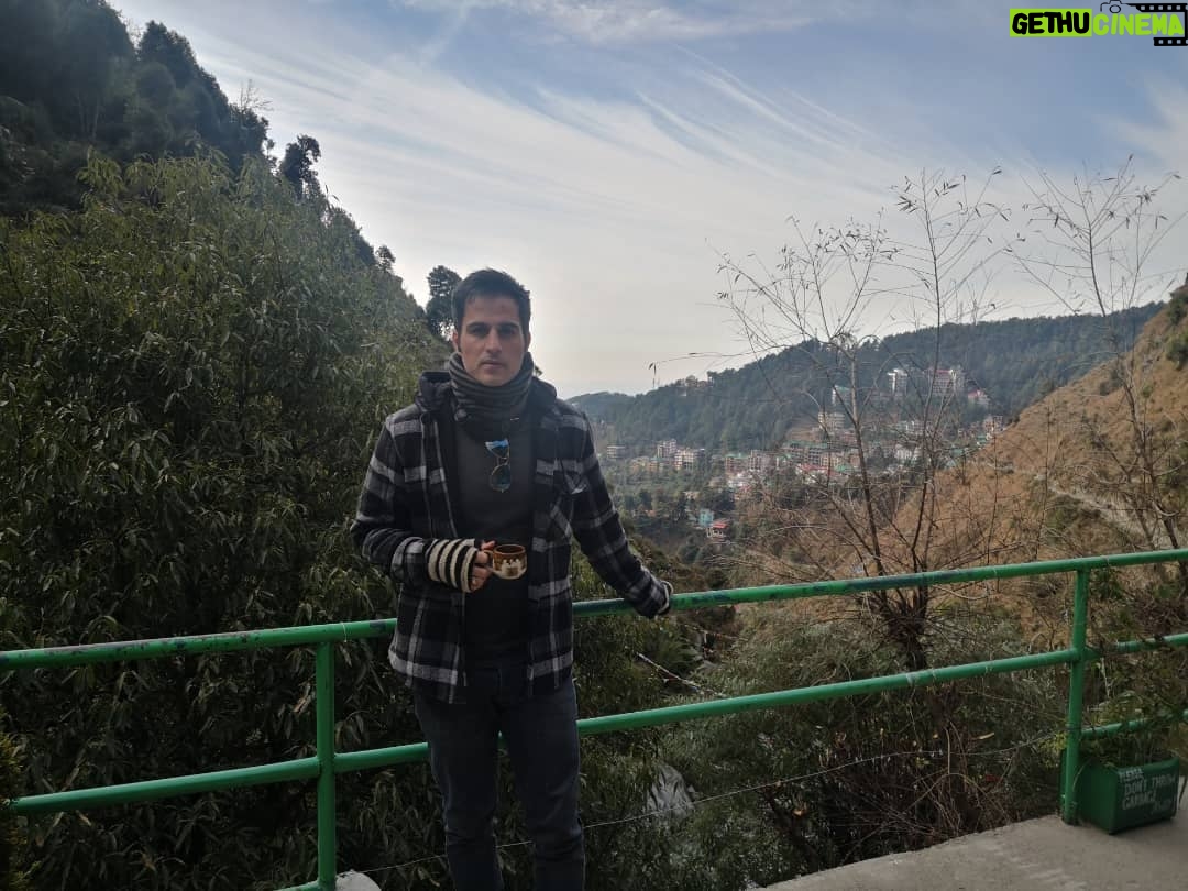 Sajjad Delafrooz - 2.2K Likes - Chai On The Top 🏔️
.
.
#chailover #chai #cold #SajjadDelafrooz #actor #actorslife #Bollywood #India