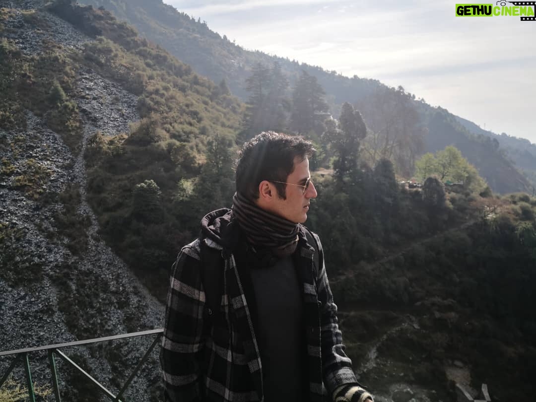Sajjad Delafrooz - 2.2K Likes - Chai On The Top 🏔️
.
.
#chailover #chai #cold #SajjadDelafrooz #actor #actorslife #Bollywood #India