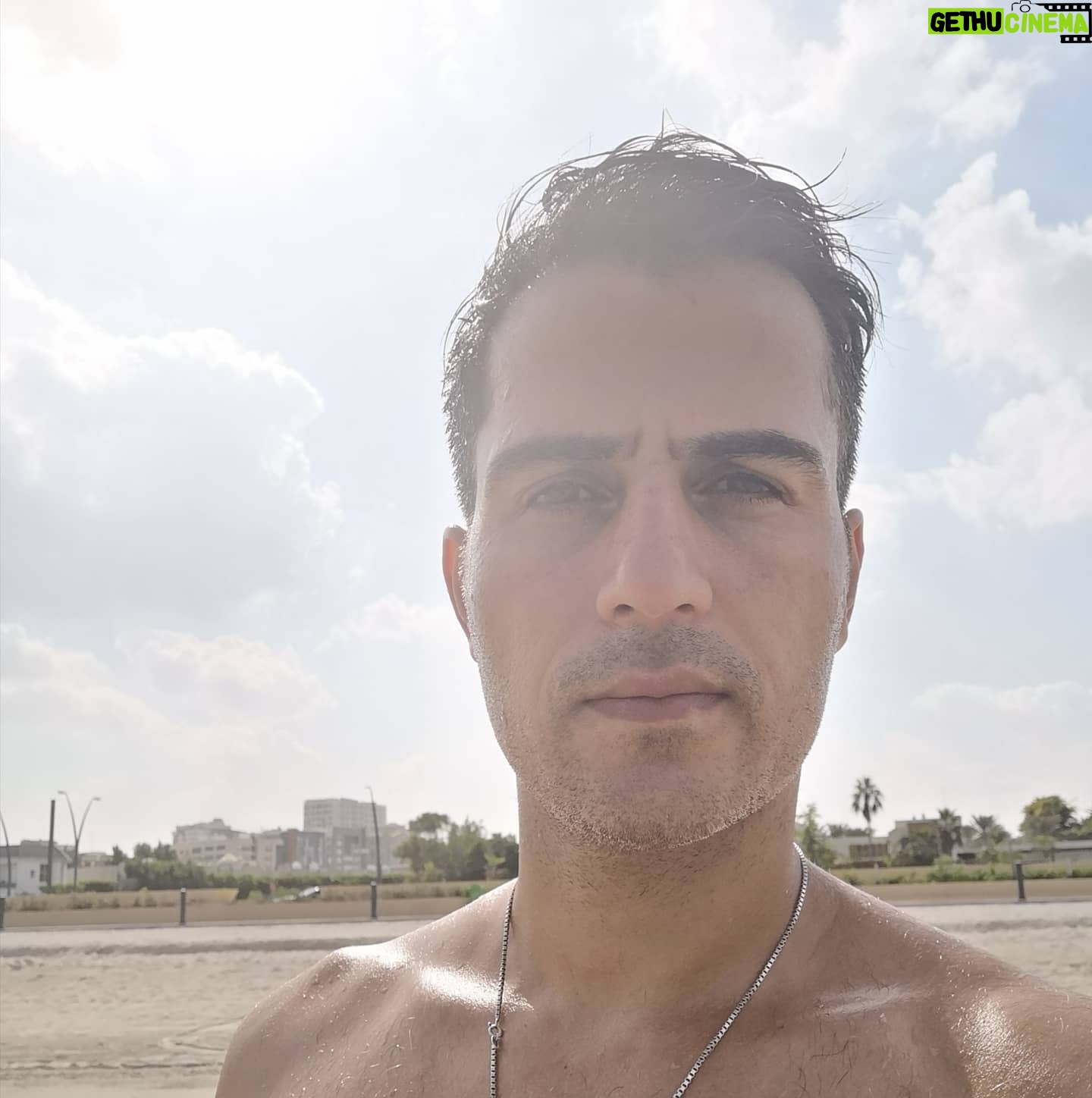 Sajjad Delafrooz - 2.6K Likes - #Beach & #Newhaircut
.
#Sharjah #sharjahbeach #beach #actor #SajjadDelafrooz #Dubai #Mumbai #India #Bollywood #hairstyles #stillsummer #November #2020 #nobeard #beardgone #cleanshave
#بازیگر #سجاد_دل_افروز #سجاد #بازیگران
#بالیوود