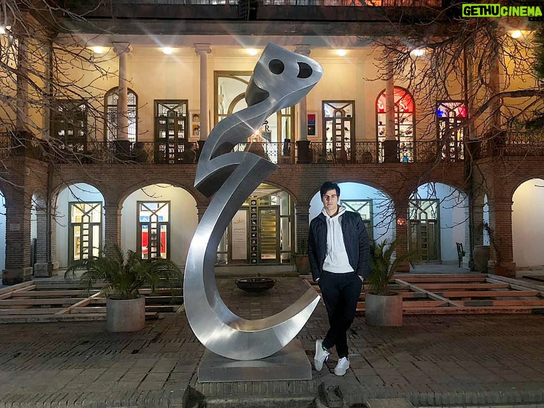 Sajjad Delafrooz - 3.3K Likes - .
دنیا همه هیچ و اهل دنیا همه هیچ
ای هیچ برای هیچ با هیچ مپیچ
دانی که زآدمی چه ماند پس مرگ
عشق است و محبت است و دیگر همه هیچ
The world is meaningless and it’s residents are nothing , you’re nothing do not get involve in pointless things
Do you know what is laid before you after life , love and affection and the rest is null and void
#Rumi
.
.
#poetry #poet #sajjaddelafrooz
#Tehran #Iran #mumbai #India #actor #bollywood
#تهران #ایران #بازیگر #بازیگران #بالیوود #سینما #تئاتر #بازیگر_سینما #سجاد_دل_افروز