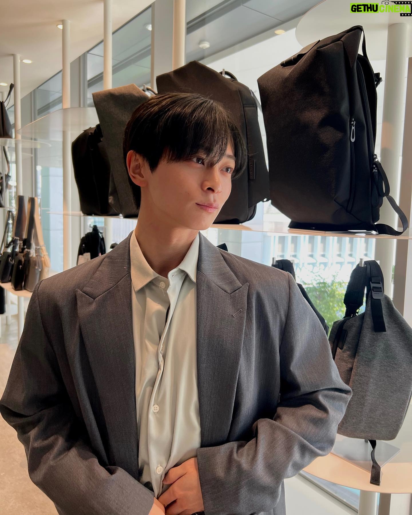 Sakai Sho - 3 Likes - Lui’s(ルイス)
2023 Autumn / Winter 展示会
@luis_official___
#PR