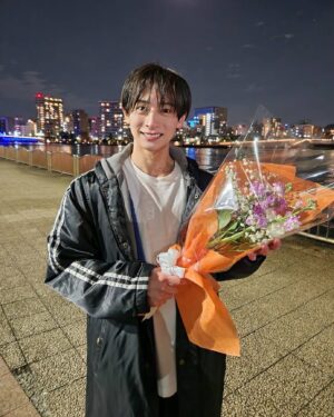 Sakai Sho Instagram - 「彩りの刻」ご視聴ありがとうございました。

短い間でしたが、とても楽しい撮影でした！
こんな大学生は絶対いる。そんな気持ちでこの作品と向き合いました。

「自分らしさ」
これから4月になり、新しい環境へと飛び込んでいく皆さんがこの作品を通して、大切にしてくれたらいいなぁと思います。

そして学生の皆様！ご卒業おめでとうございます💐