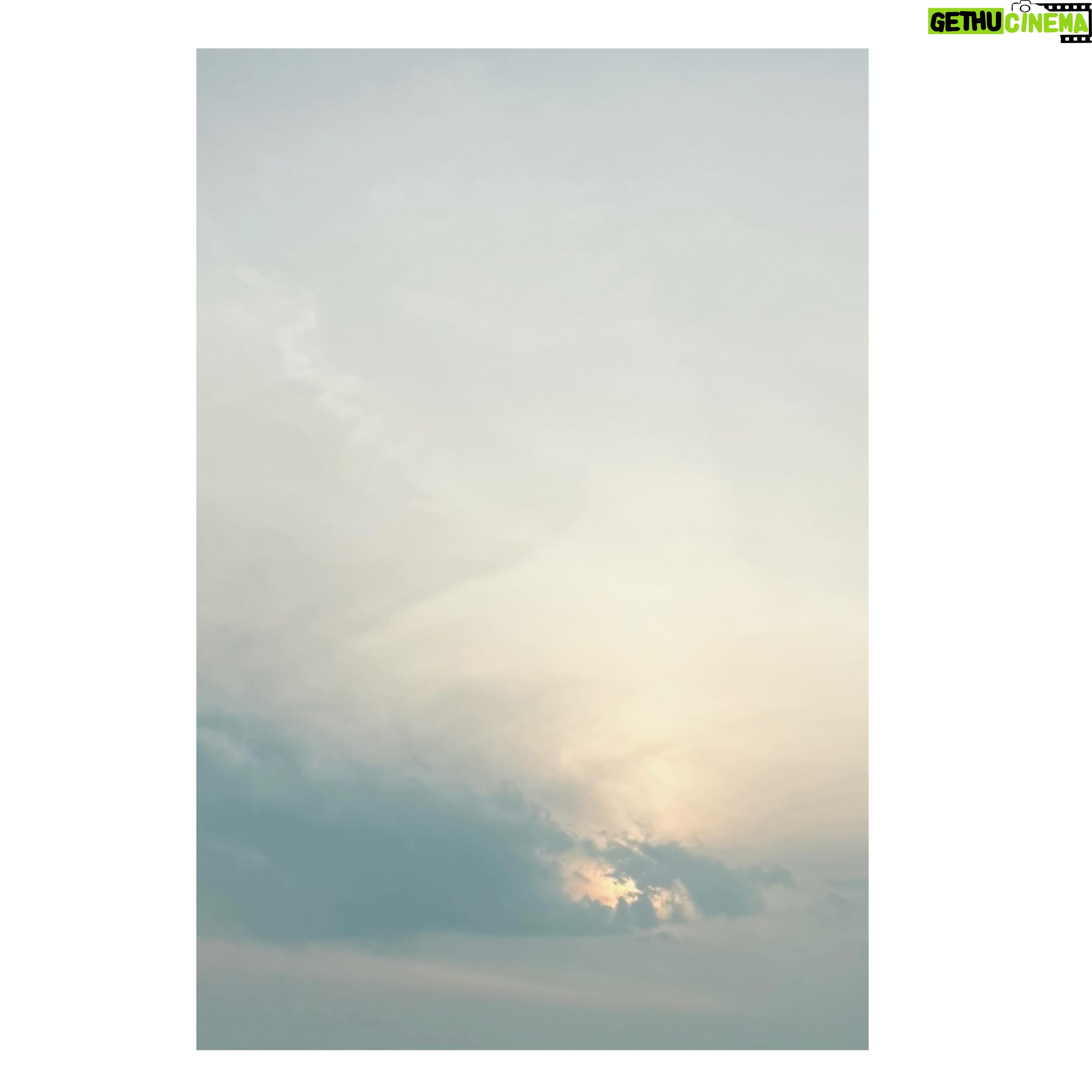 Sakai Sho - 3 Likes - .
🫳
太陽を手で包んでるみたい☀️
🫴