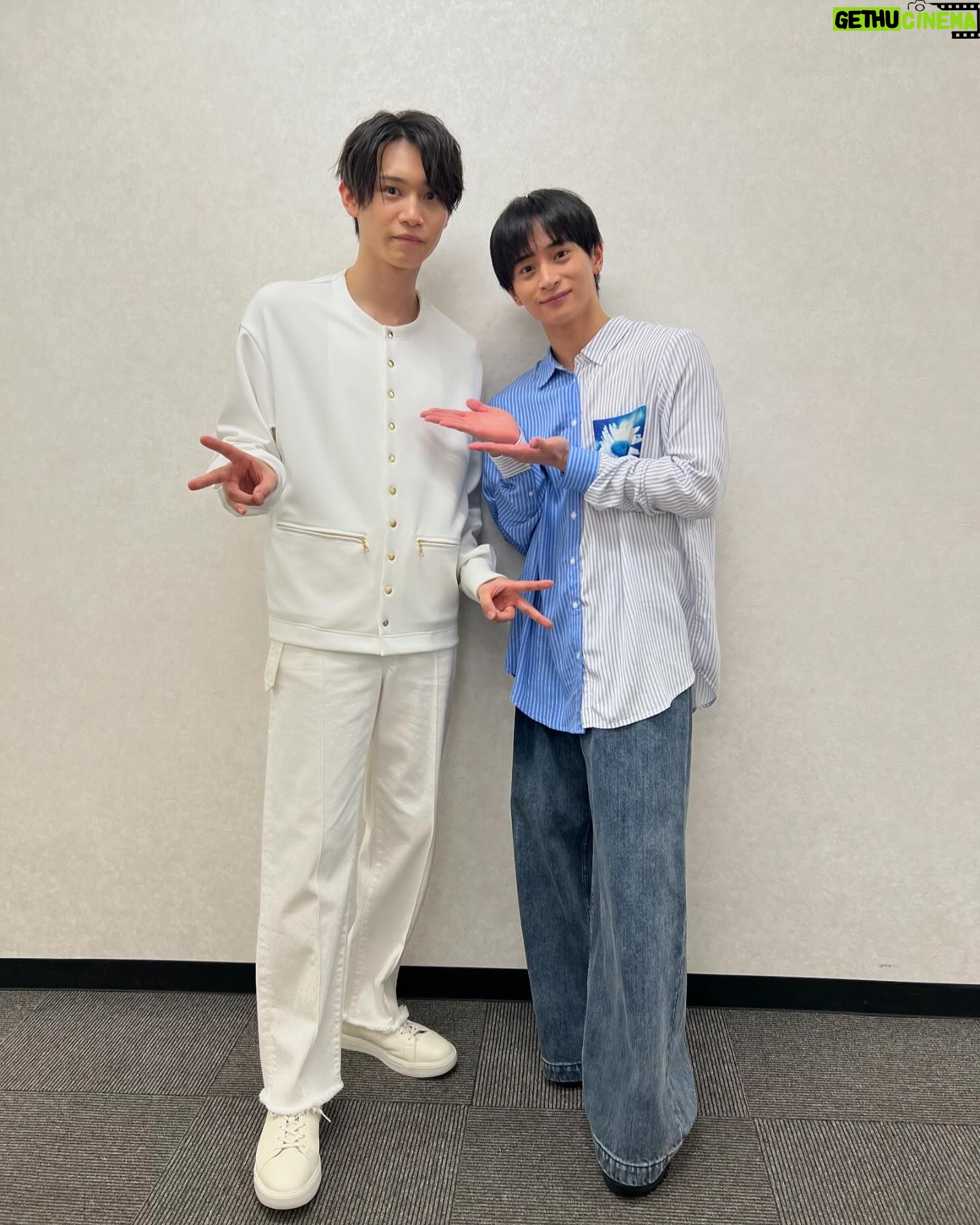 Sakai Sho - 3 Likes - 佐藤瑠雅 1st写真集ファン感謝イベント
ゲストとして参加させていただきました!
撮影が終わってもこーやって会えることが本当に嬉しい!
ありがとう!!
ファンの皆様ともお会いできてとても嬉しかったです!