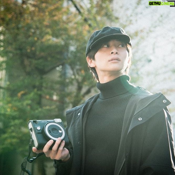 Sakai Sho - 3 Likes - チェキカメラから作る世界。
富士フィルムさんの協力で、SHUTTER magazine「SQUARE UP!」に取材記事を掲載して頂きました。
何気ない日常をカメラに収めるというのは、その時間を切り抜いて保存できる。「何を撮ろう」と、考えれば考えるほど迷いました。
感想、近況などたくさん取材していただきましたので、ぜひチェックしてください!
@cheki_instax
#PR